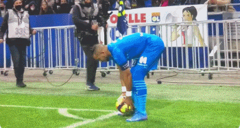 YoU 暂时被 XLG Esports 禁赛；名单