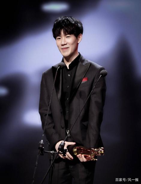 V5正式官宣：Rookie加入队伍