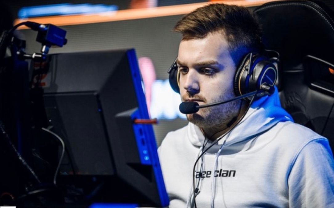 BlanK 's Black Dream 用狙击枪撕裂了 Kang Kang！TE 的进攻队伍疯狂操控！TE 1-0 EDG